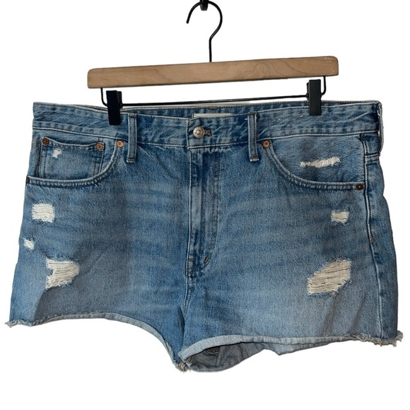Madewell Pants - Madewell Relaxed Denim Shorts size 32 High Wasit Cut Off Distressed
